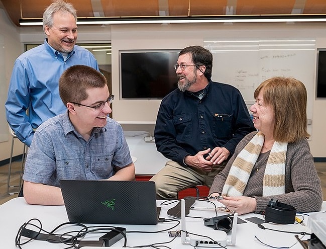 Resonate forward team